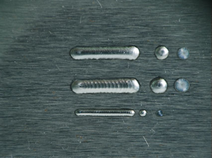 <a href='http://sinyaoo.com.cn/product/3.htm' class='text_a'>模具激光焊機</a>修復(fù)鏡面模具效果